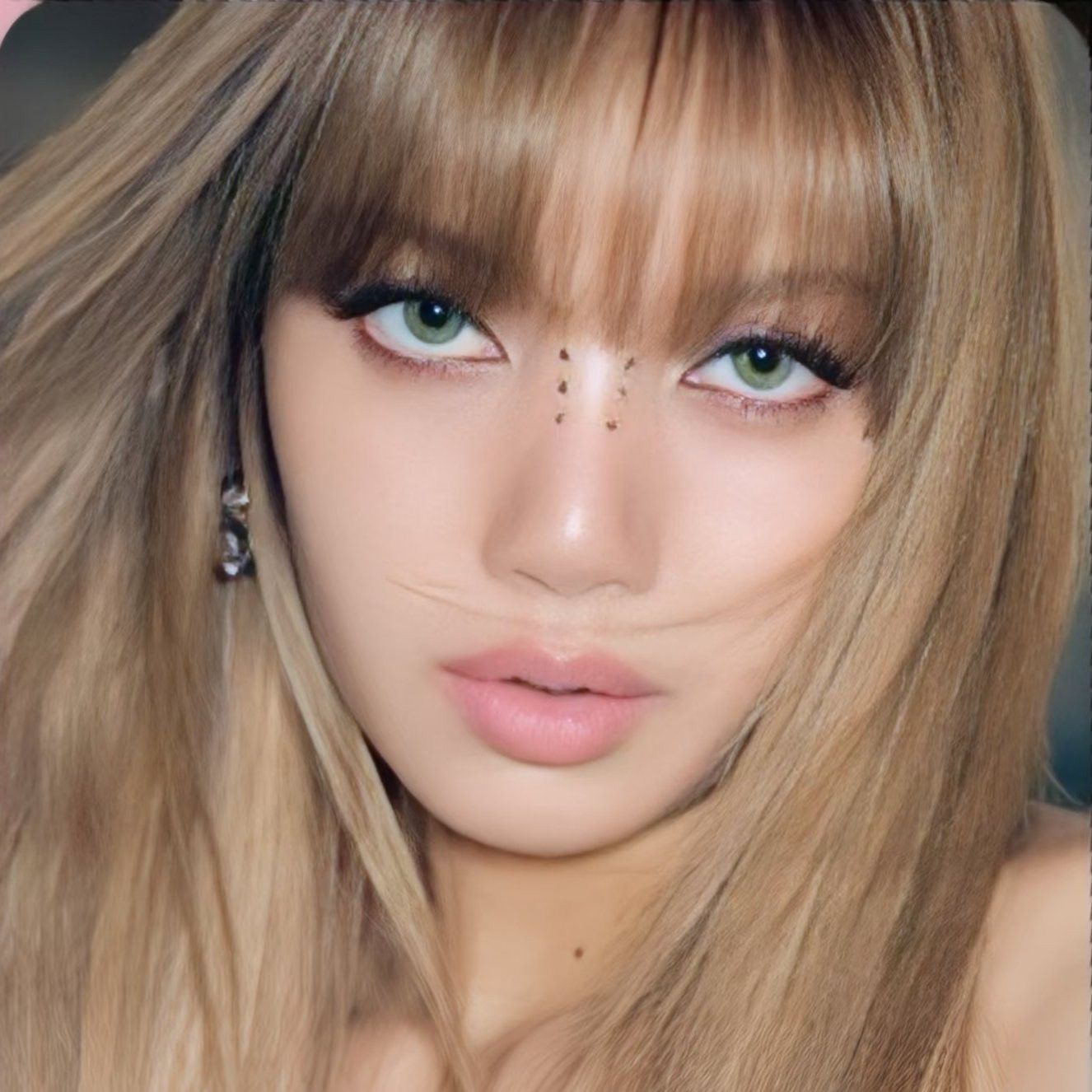 Lisa (BLACKPINK)的最新照片