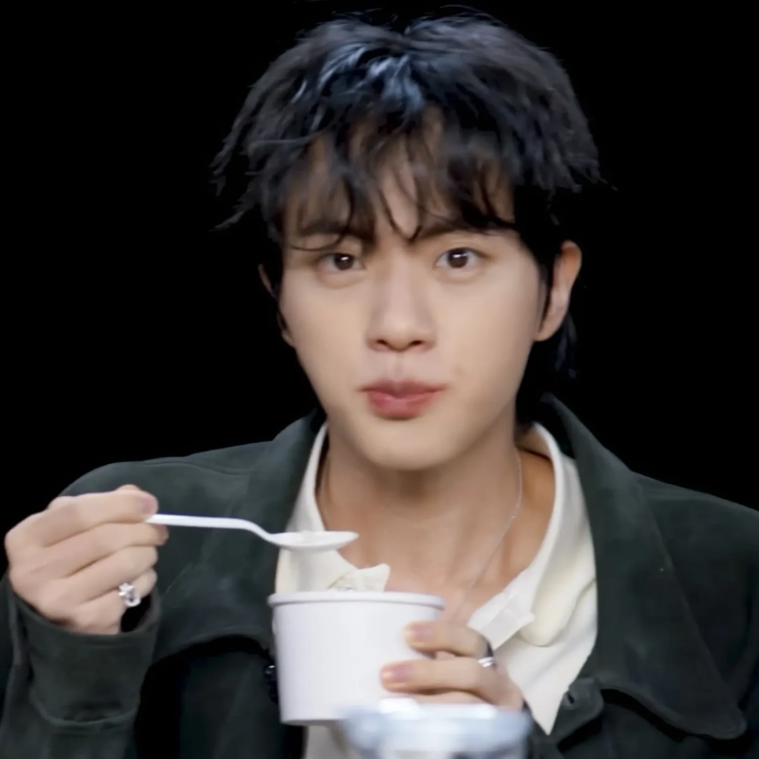 Momen yang diabadikan oleh penggemar Jin (BTS)