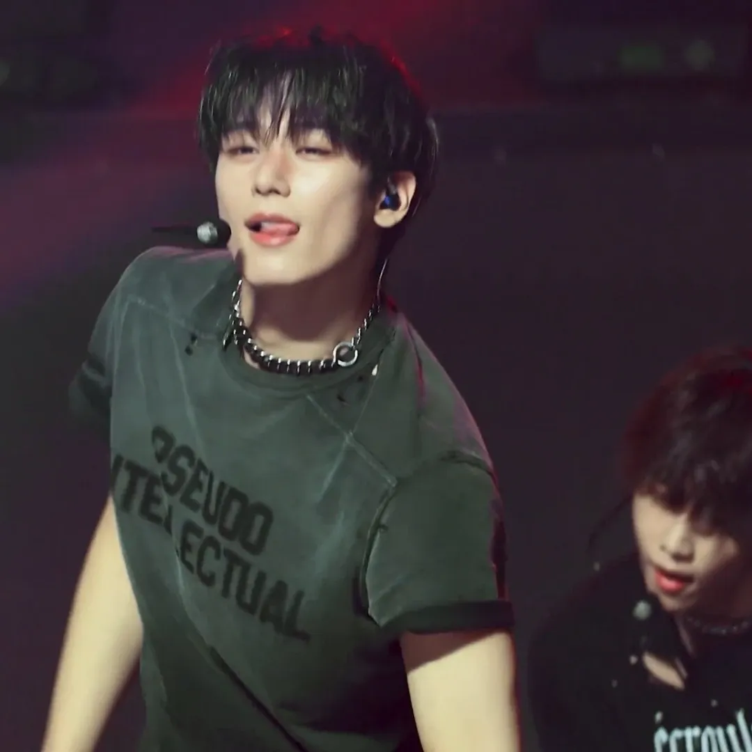 A moment captured by Juyeon (THE BOYZ)'s fan