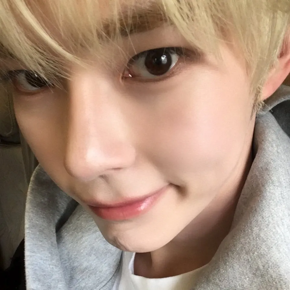 Behind-the-scenes cut of Sung Hanbin (ZEROBASEONE)