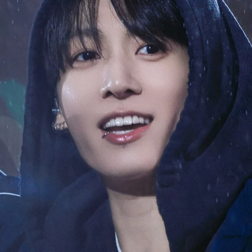 Momen yang diabadikan oleh penggemar Jungkook (BTS)