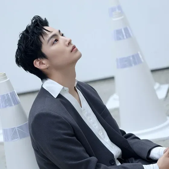 Latest photo of JAY B (GOT7)