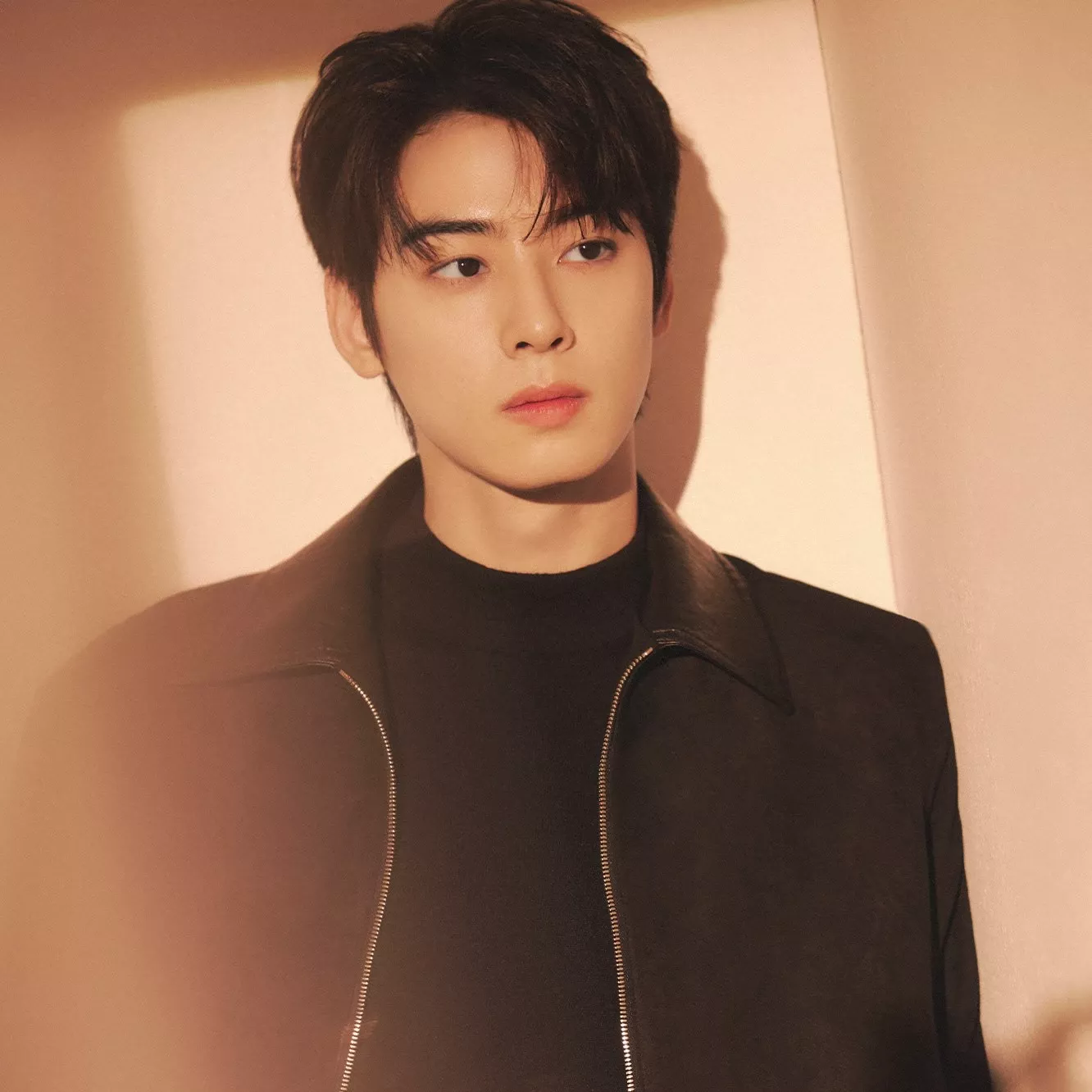 Foto terbaru Eunwoo (ASTRO)