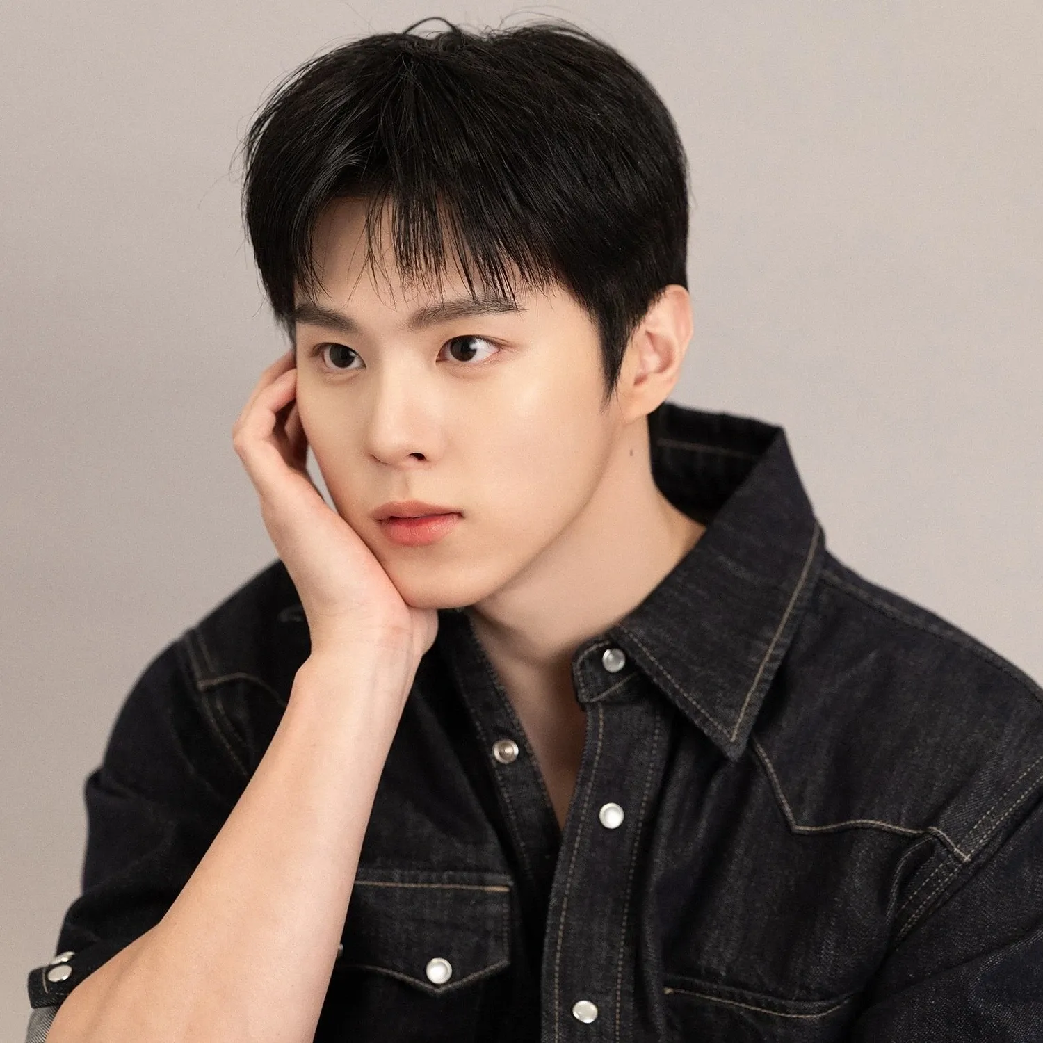 김우석의 비하인드 컷