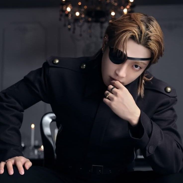 弘中 (ATEEZ)的最新活動照片