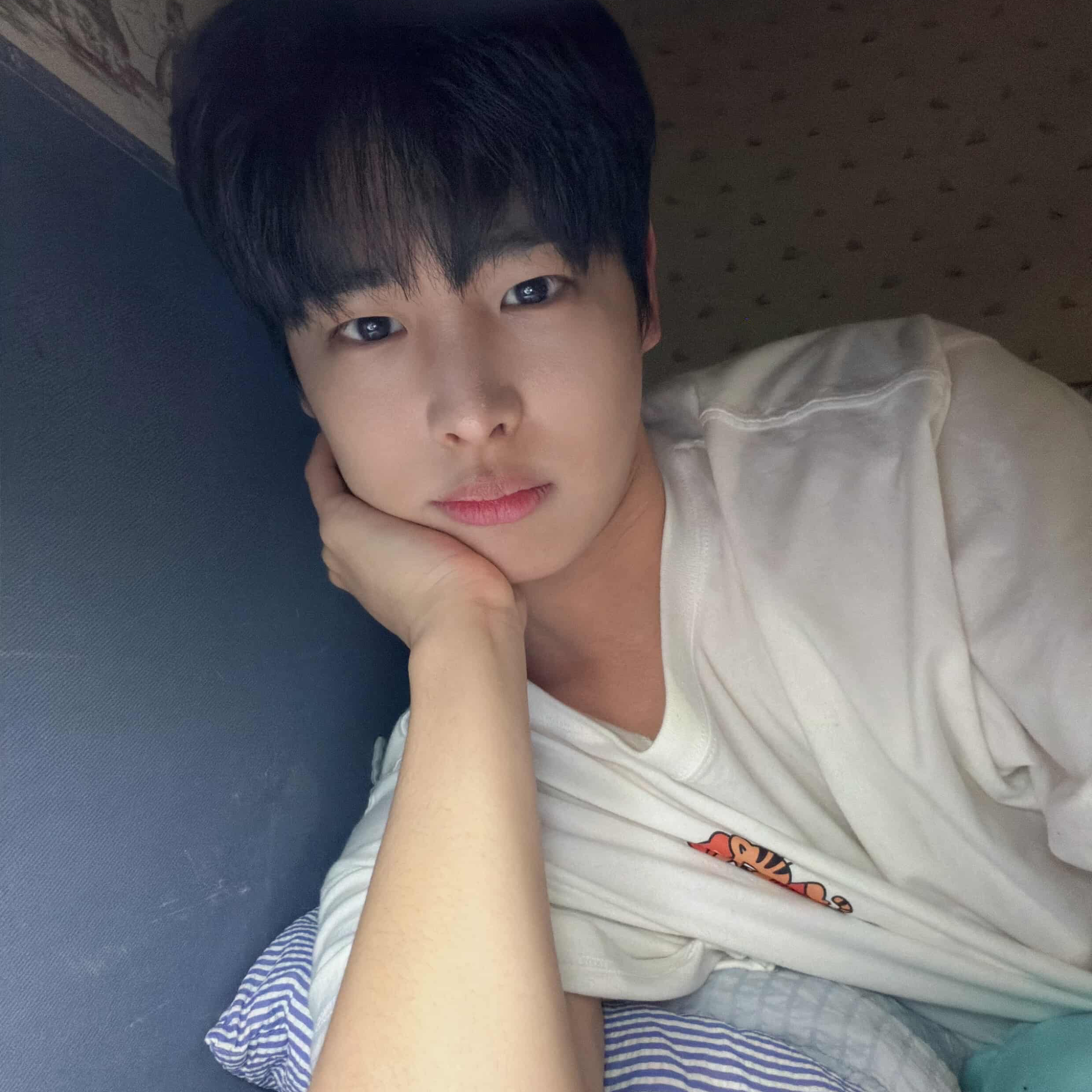 Latest photo of Choi Byungchan