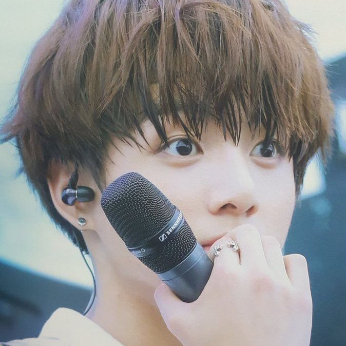 A moment captured by Jungkook (BTS)'s fan