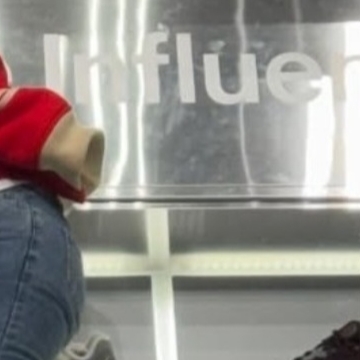 Behind-the-scenes cut of Jeong Yein (Lovelyz)