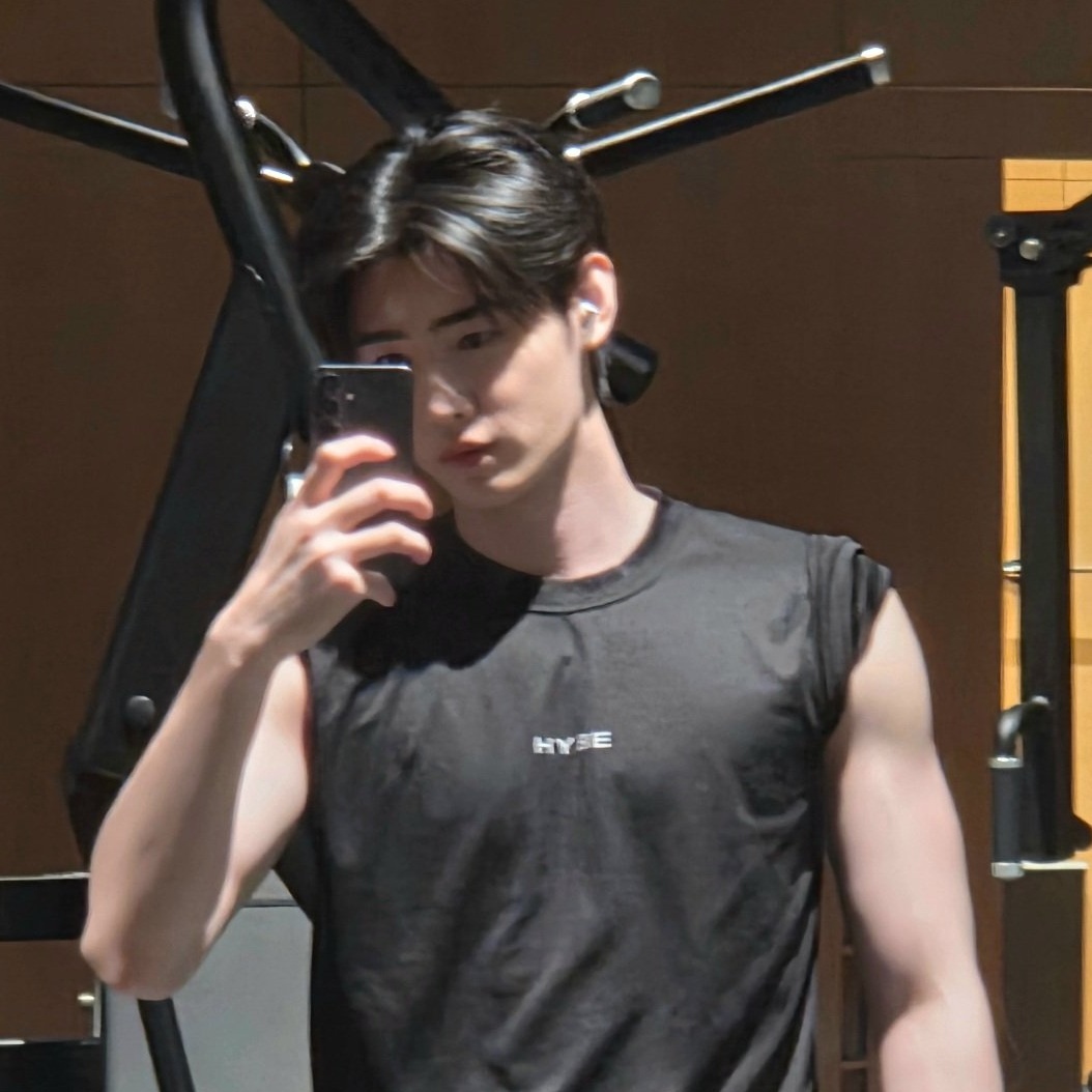 Behind-the-scenes cut of Sunghoon (ENHYPEN)