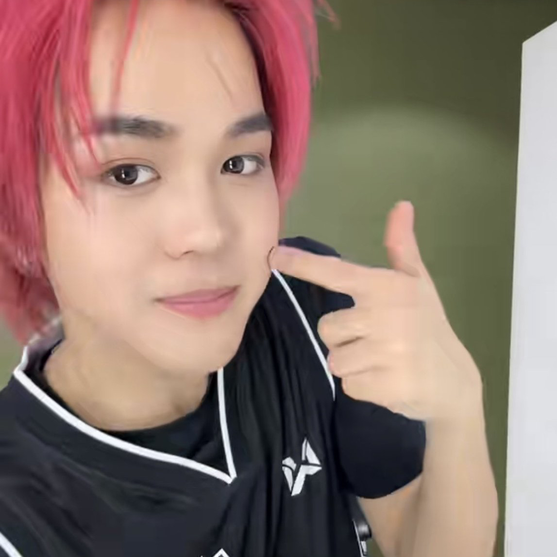 Latest photo of THI-O (NexT1DE)