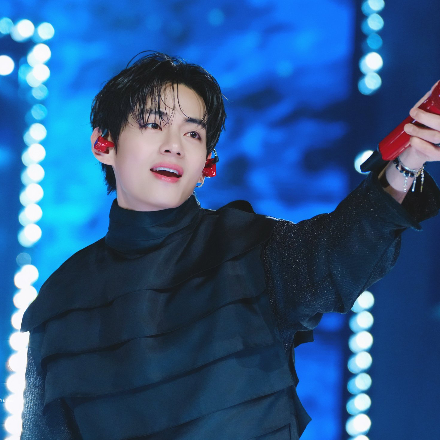 뷔 (방탄소년단)의 비하인드 컷