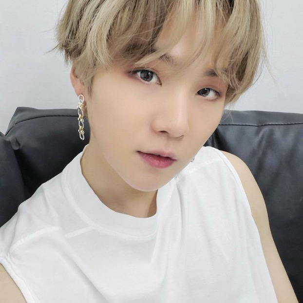 Foto terbaru SUGA (BTS)