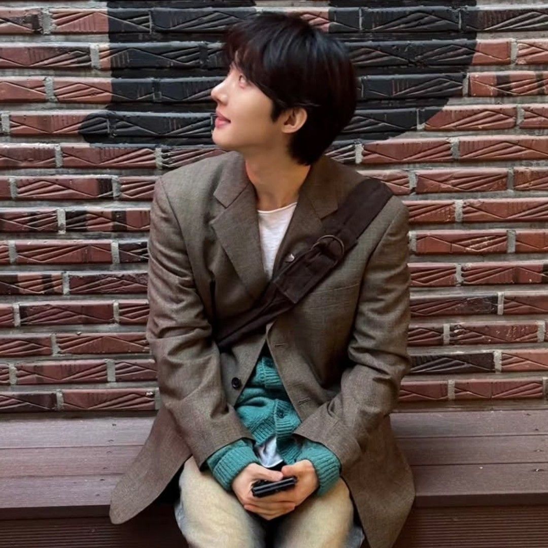 Latest photo of Hui (PENTAGON)