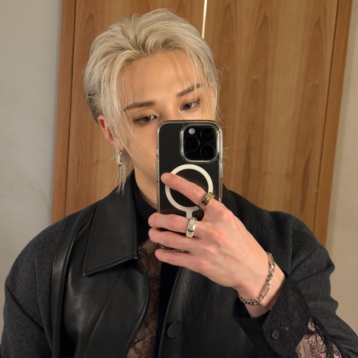 Behind-the-scenes cut of Stray Kids