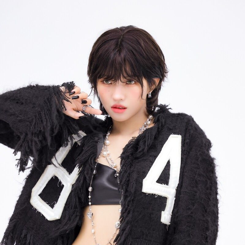 Behind-the-scenes cut of Soyeon (i-dle)