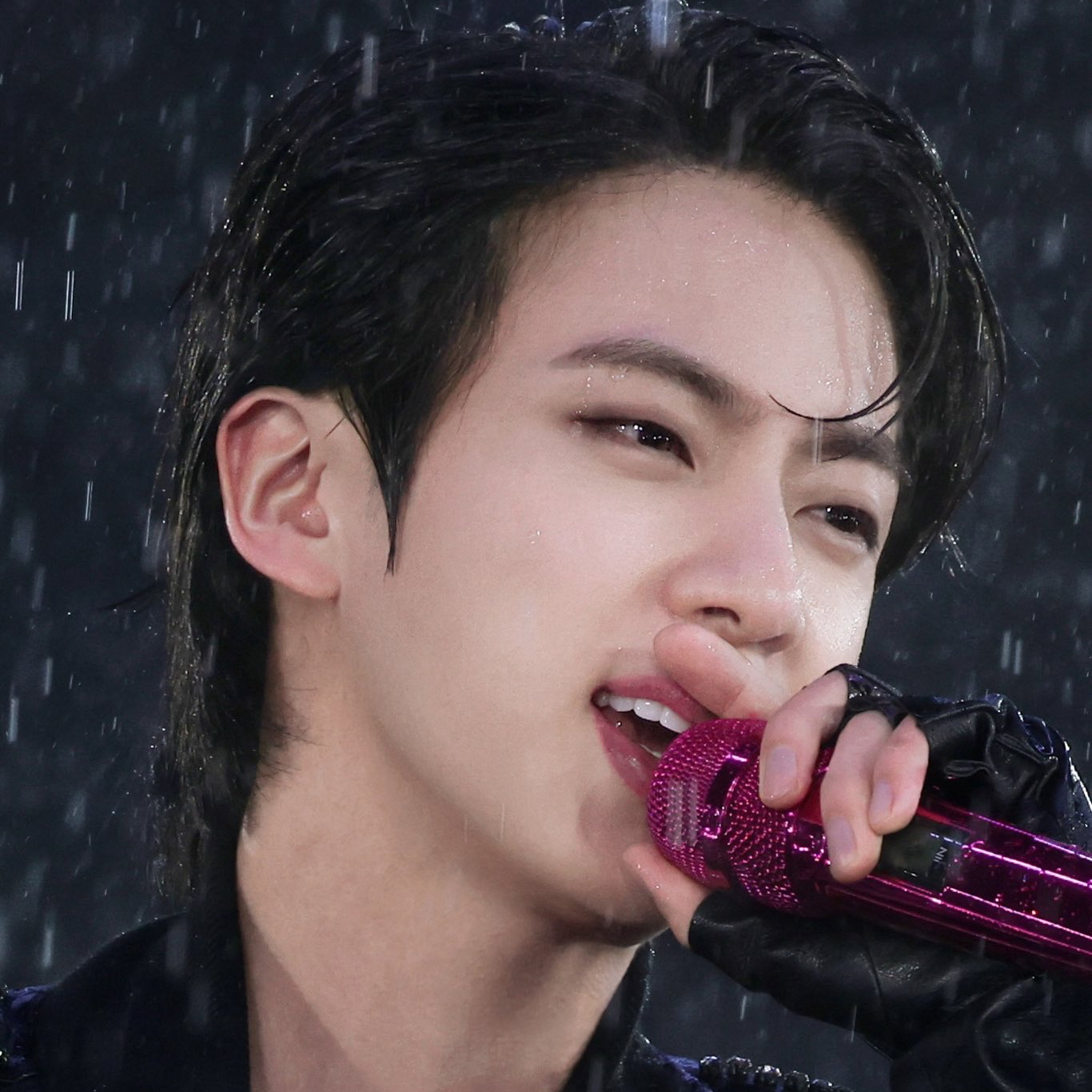 진 (방탄소년단) 최근 활동샷