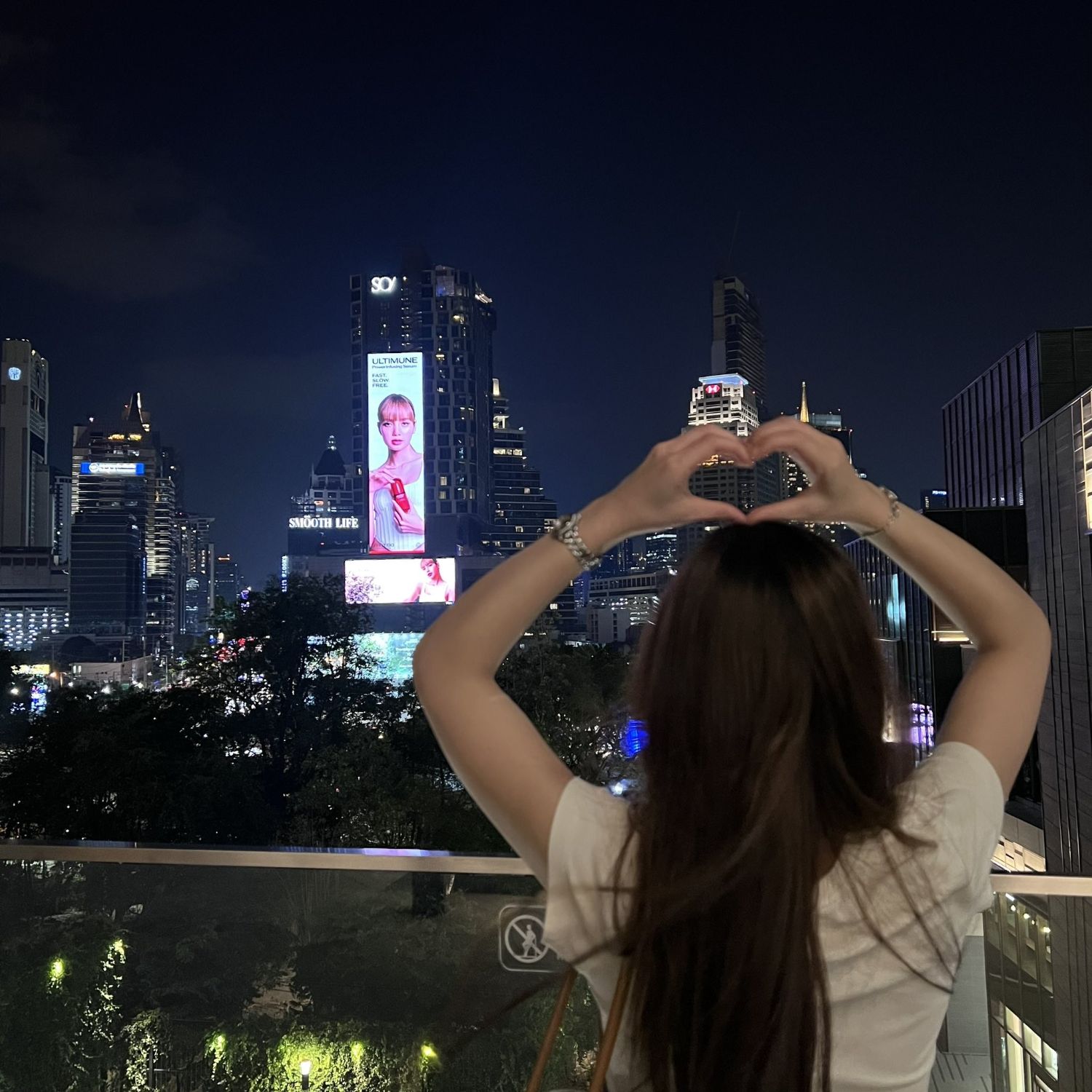 リサ (BLACKPINK)の舞台裏ショット