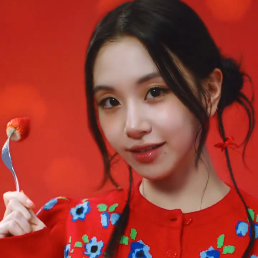彩瑛 (TWICE)的最新活动照片