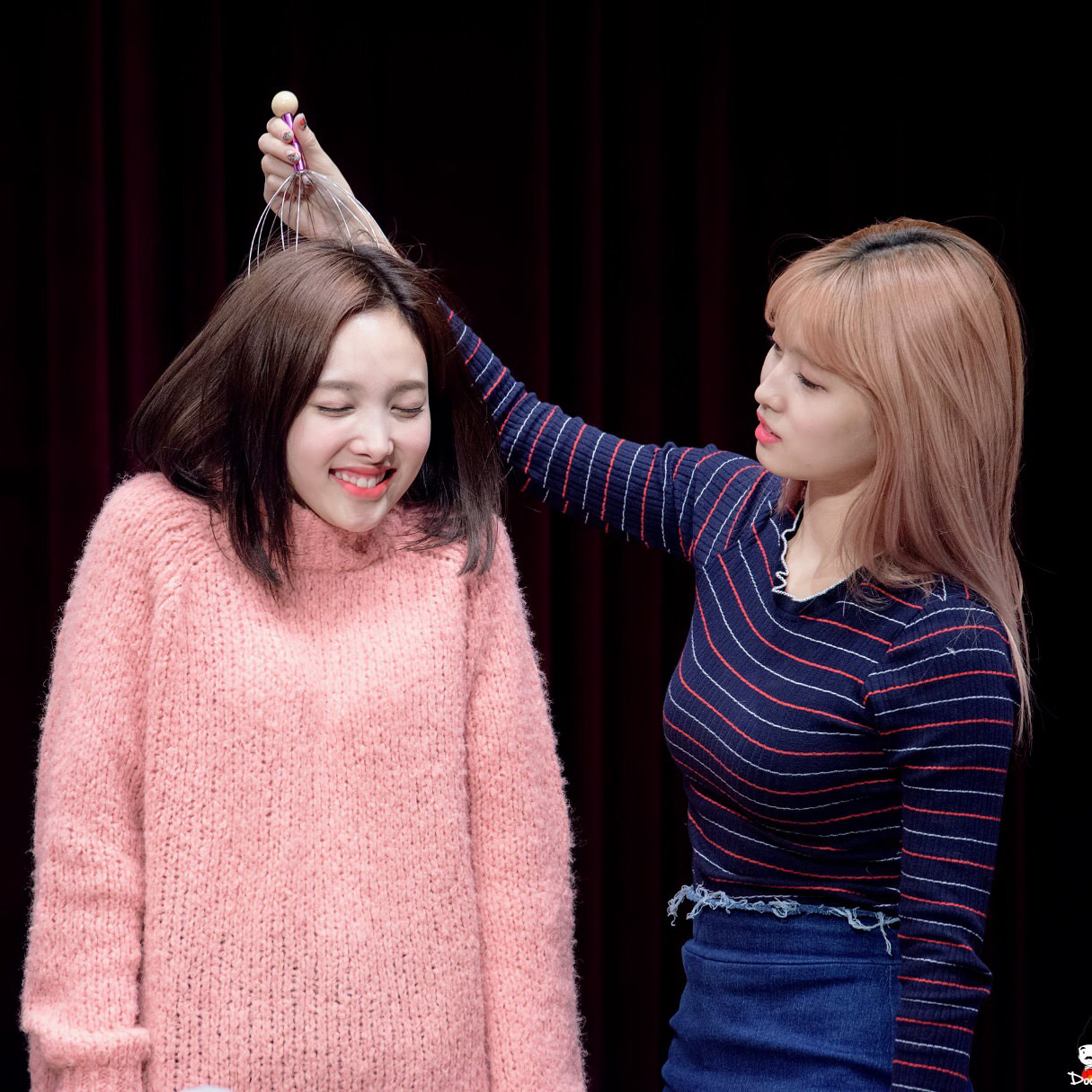 Potret di balik layar TWICE