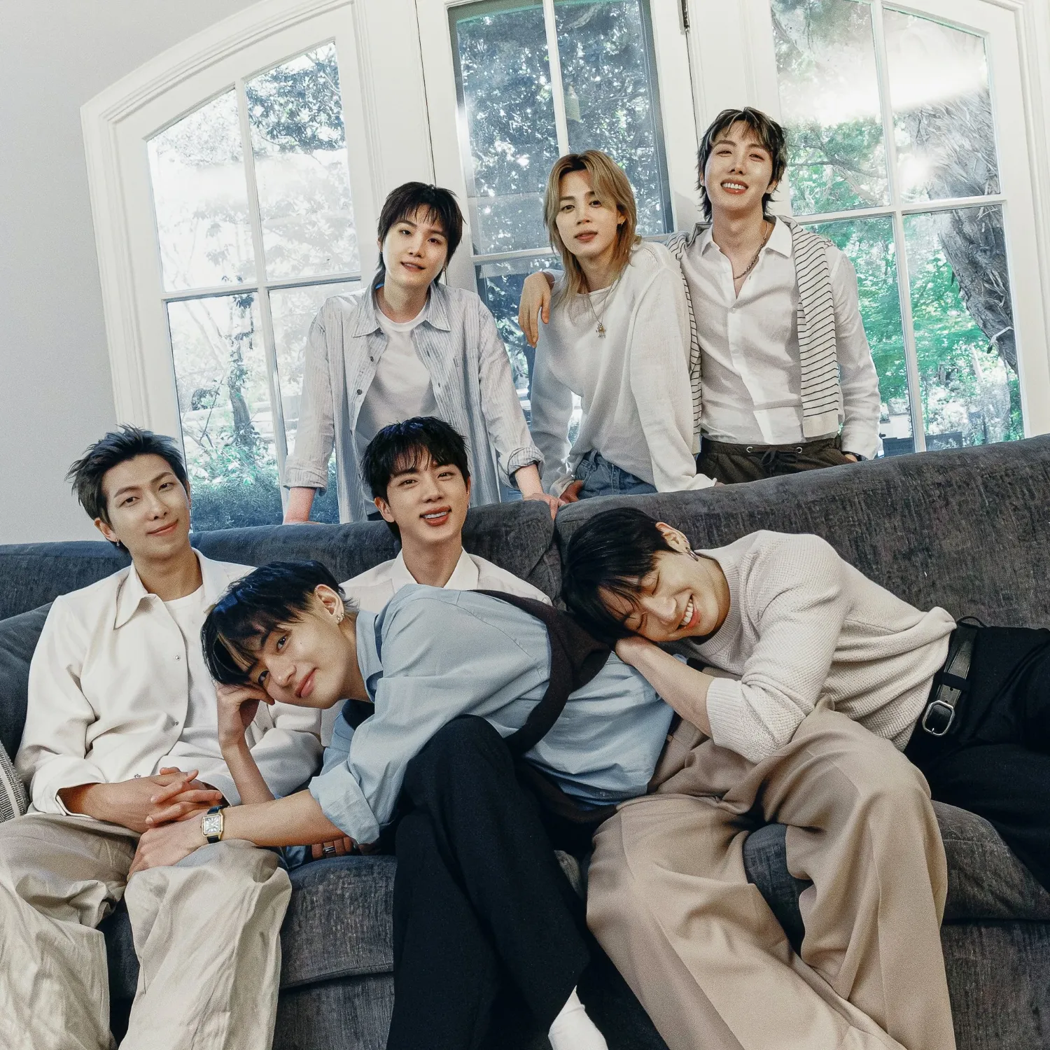 Behind-the-scenes cut of BTS