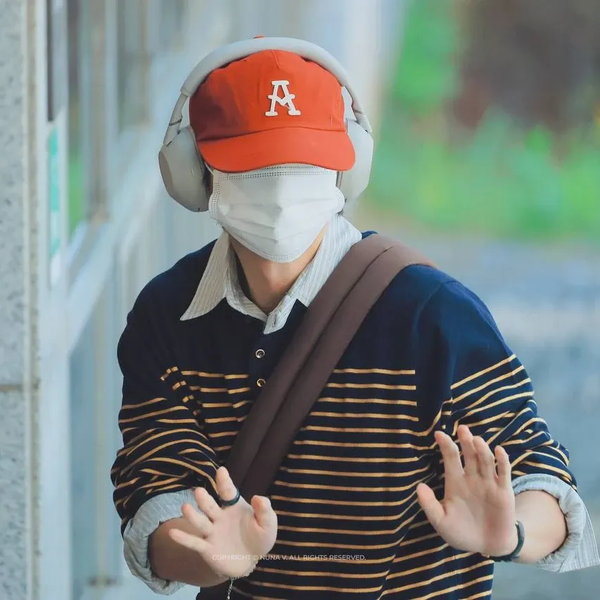 V (BTS)の舞台裏ショット