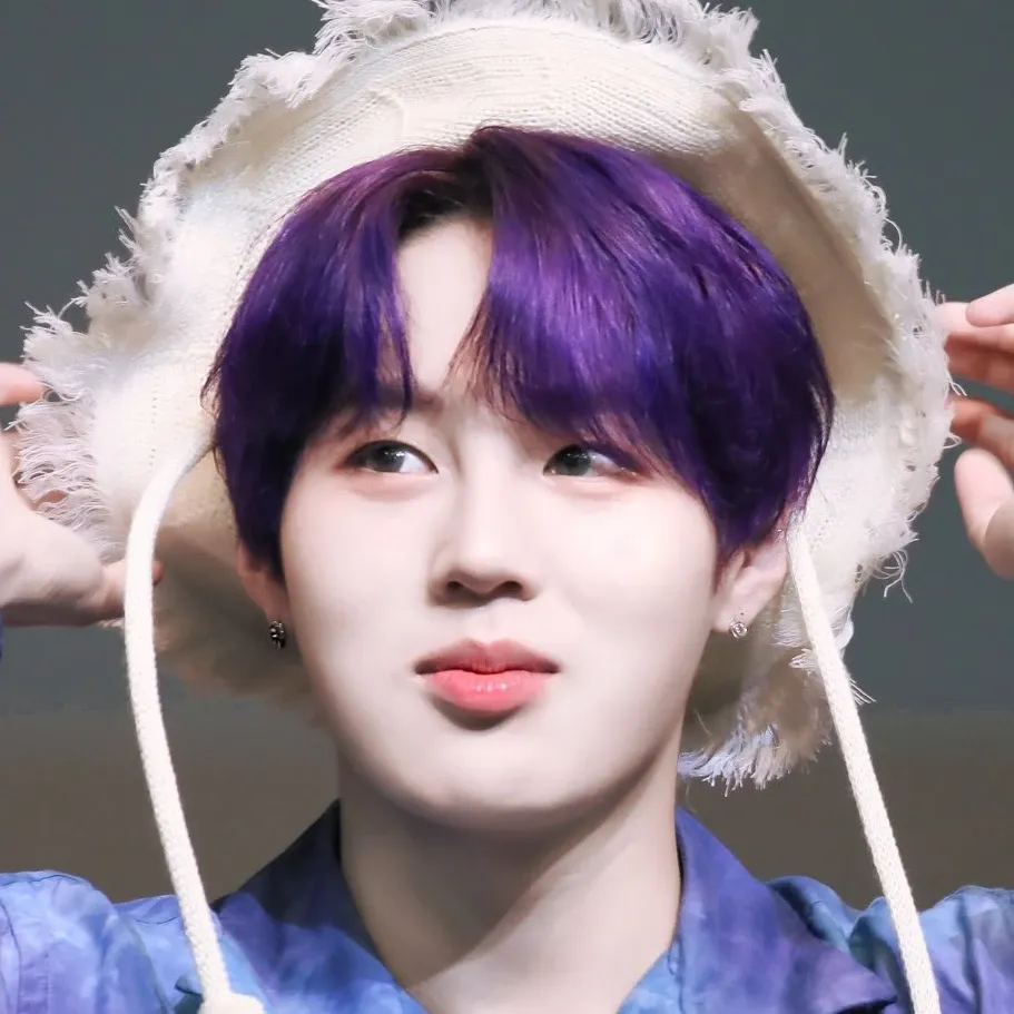 Latest photo of Ha Sungwoon