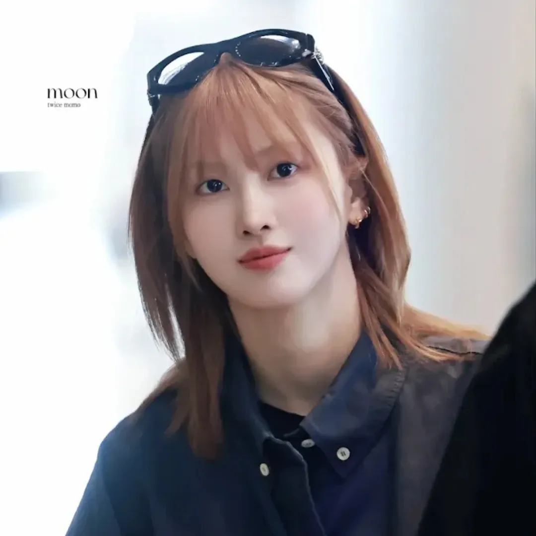 Foto terbaru Momo (TWICE)