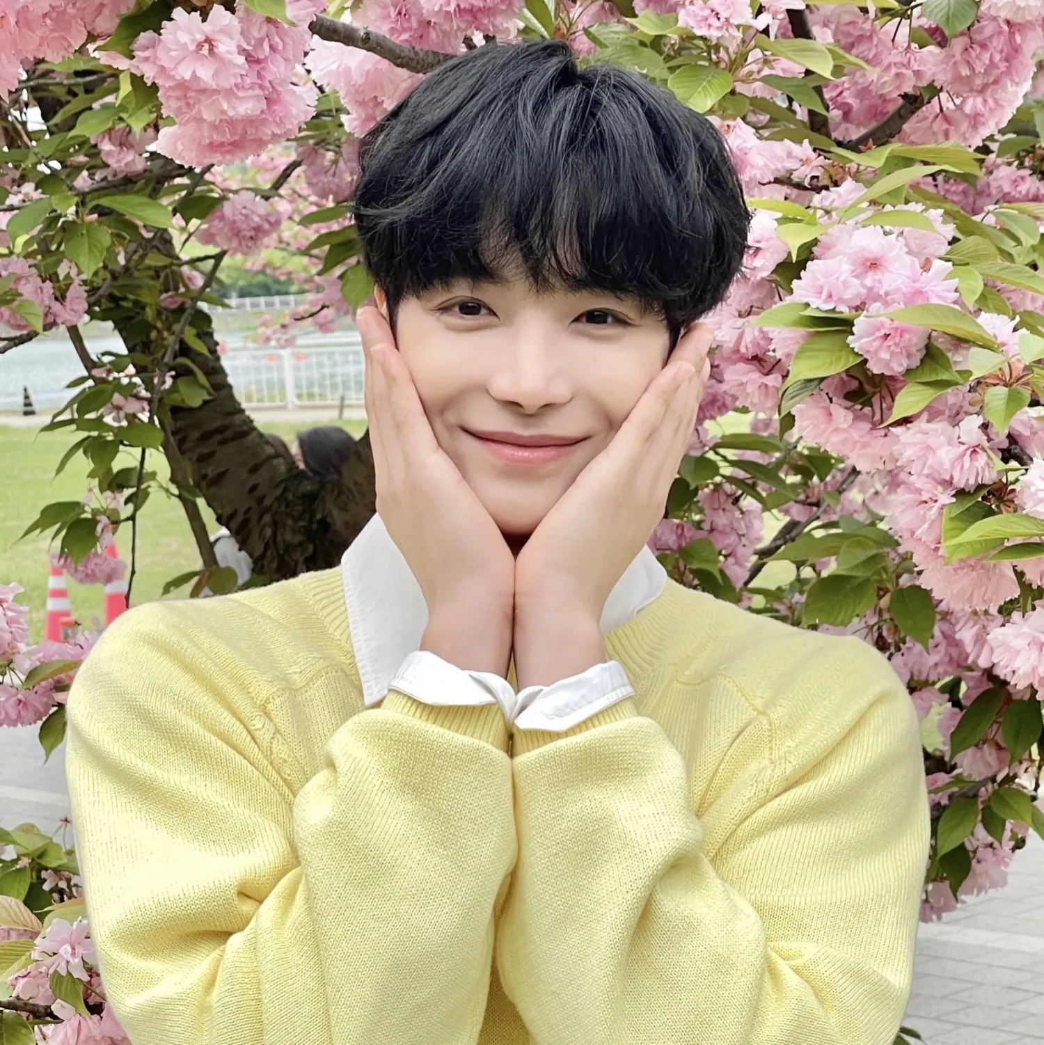 A moment captured by Kim Jonghyeon's fan