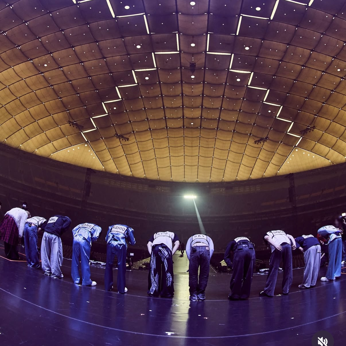 Behind-the-scenes cut of JO1