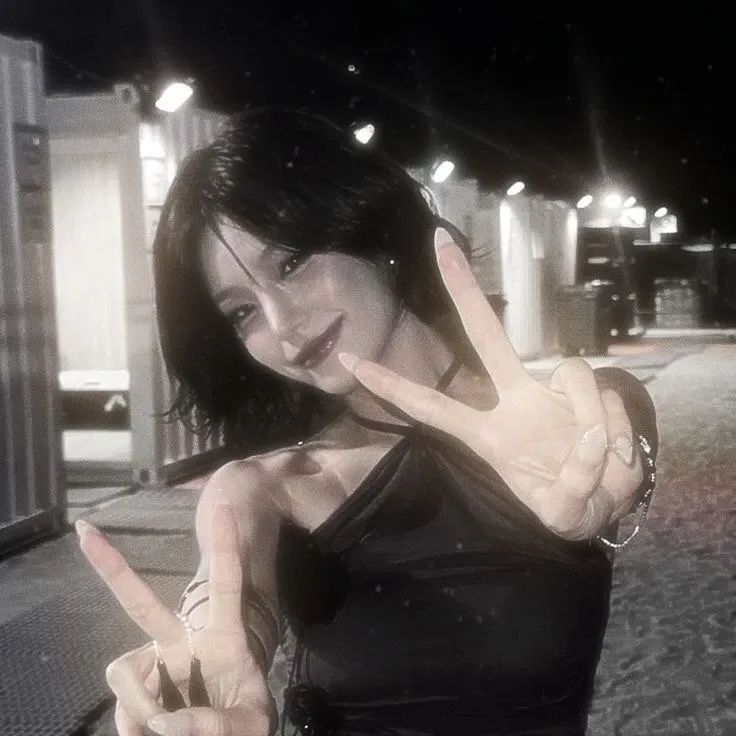 Recent activity shot of Yeji (ITZY)