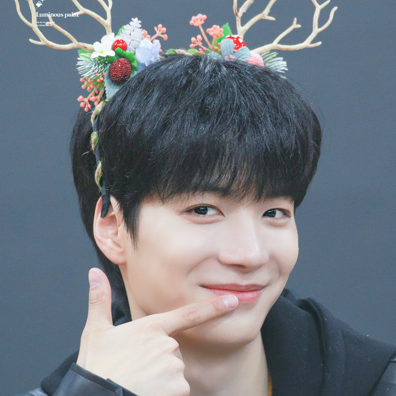 Behind-the-scenes cut of Kim Jonghyeon