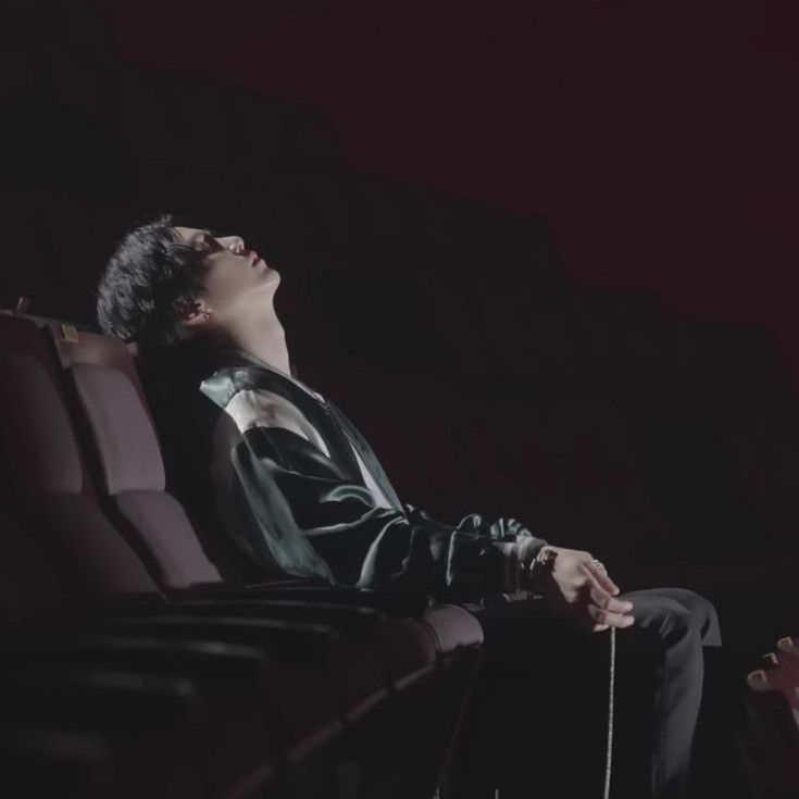 SUGA (BTS)の舞台裏ショット