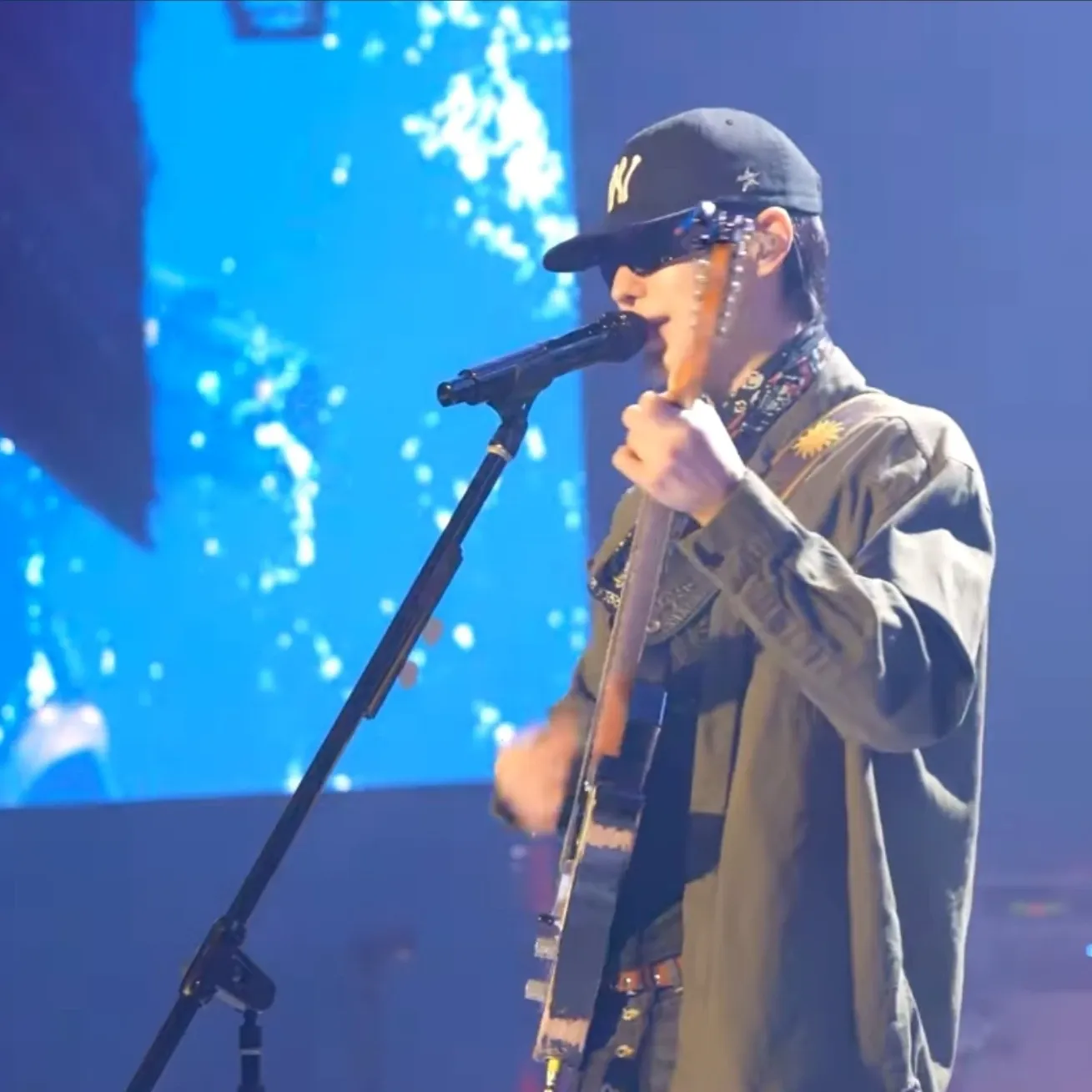 Behind-the-scenes cut of WOODZ