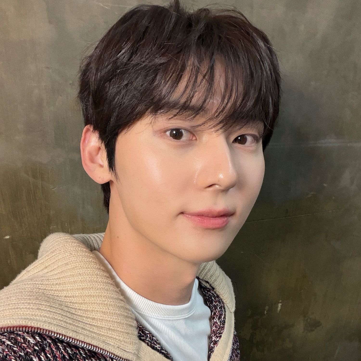 A moment captured by Hwang Minhyun's fan