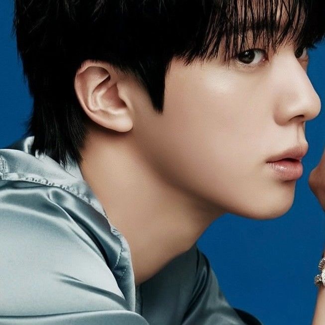 ジン (BTS)の最近の活動写真