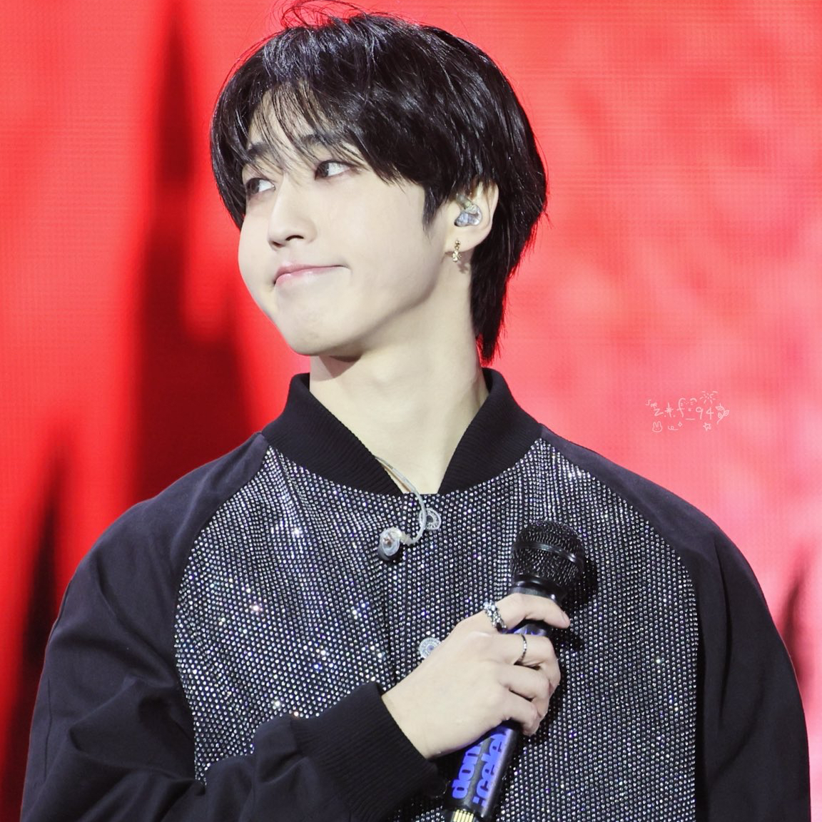 Behind-the-scenes cut of HAN (Stray Kids)