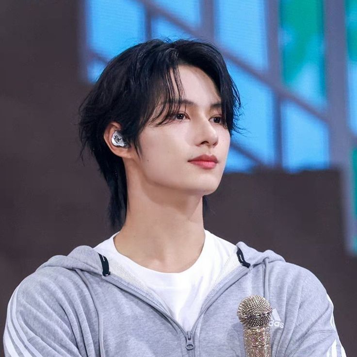 Latest photo of Jun (SEVENTEEN)