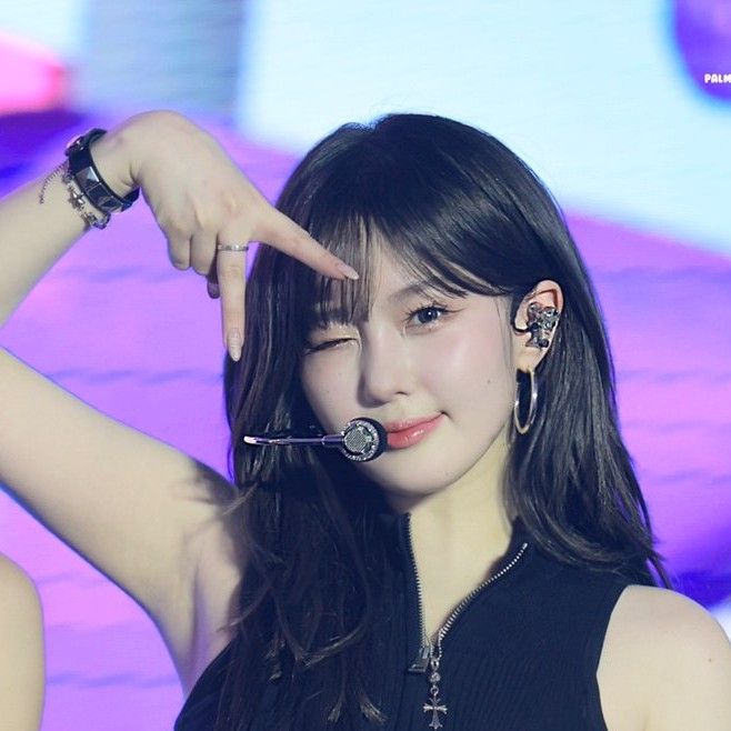 Recent activity shot of Kim Chaehyun (Kep1er)