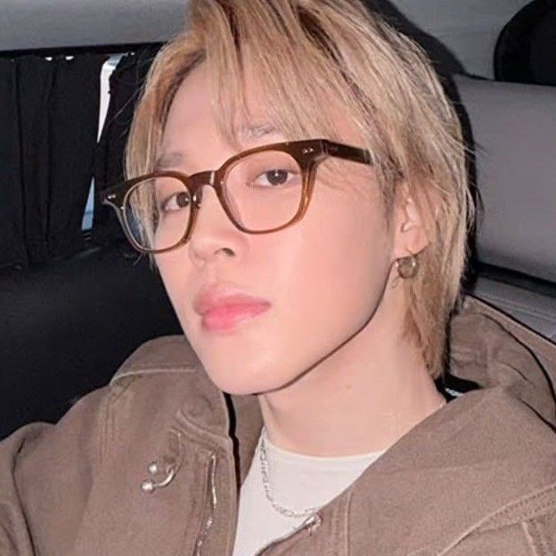 Foto aktivitas terbaru Jimin (BTS)