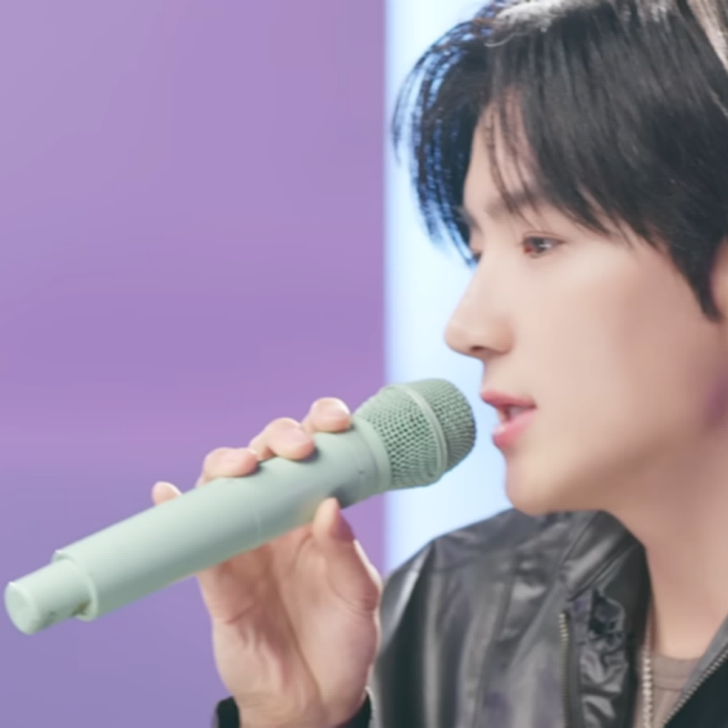 A moment captured by Hyunjae (THE BOYZ)'s fan