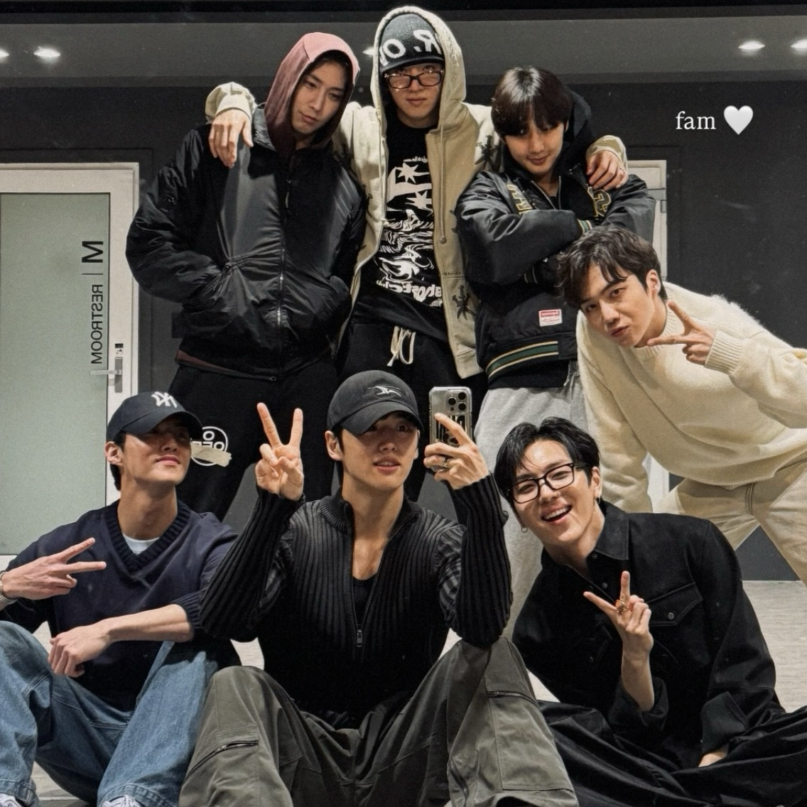 A moment captured by PENTAGON's fan