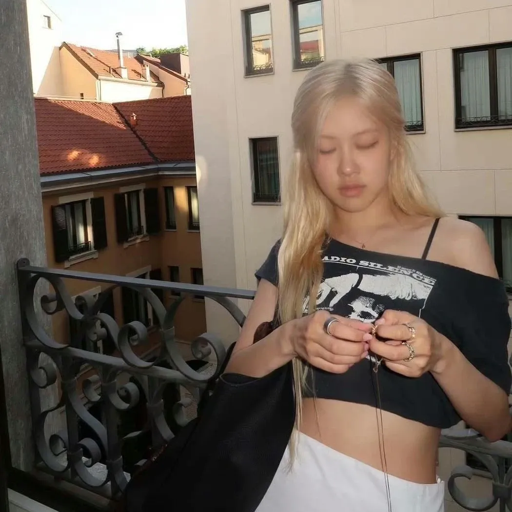 로제 (BLACKPINK)의 비하인드 컷