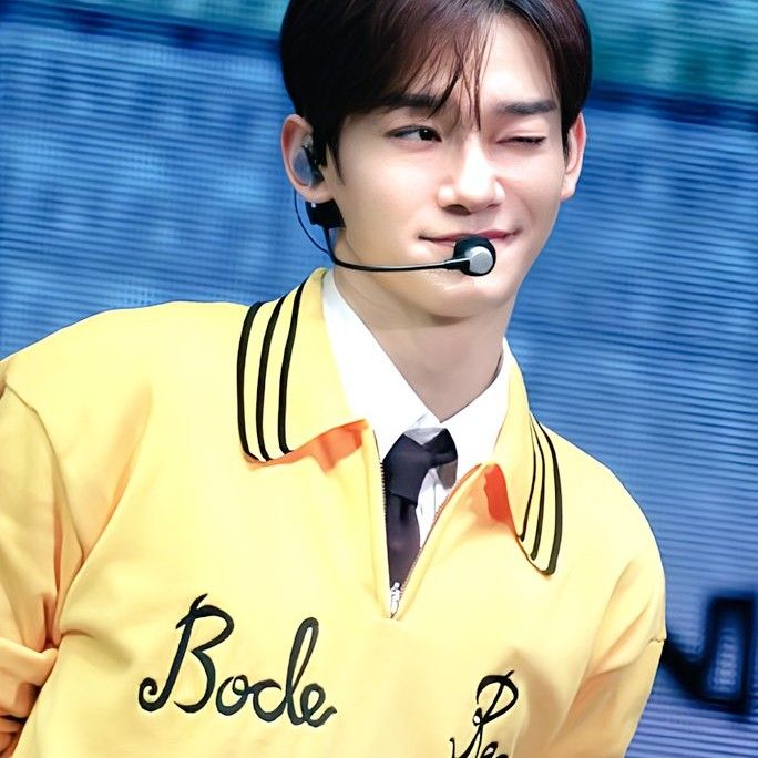 Latest photo of Chen (EXO)