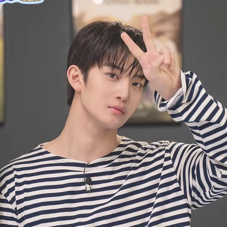 Behind-the-scenes cut of Bae Jinyoung