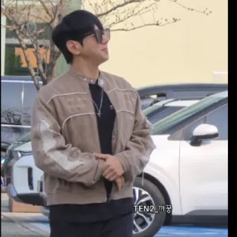 Latest photo of Hwang Chiyeol