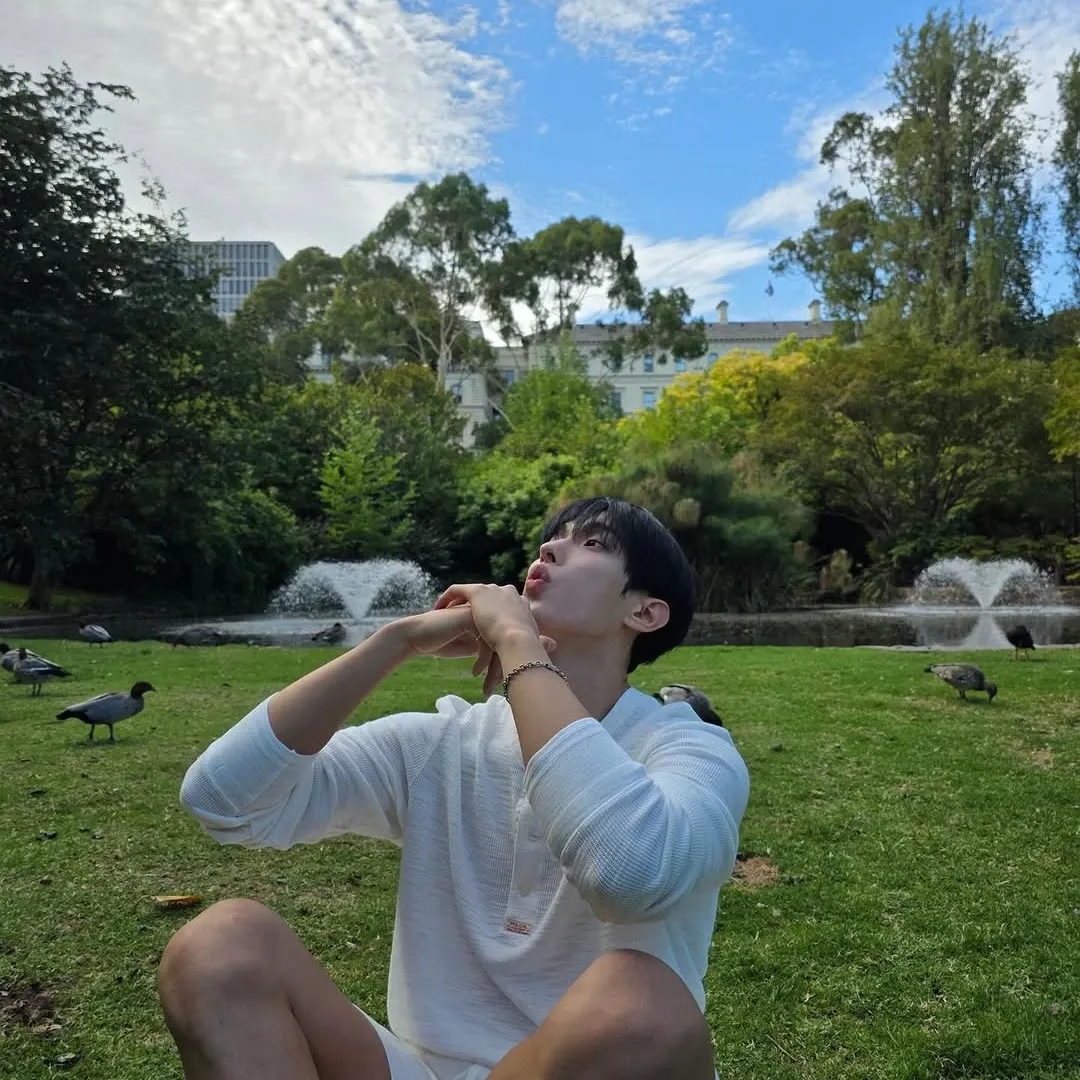 Foto aktivitas terbaru DK (SEVENTEEN)