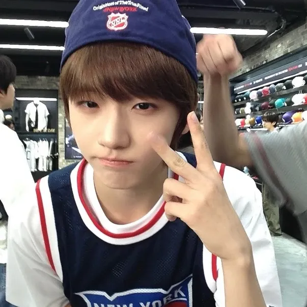 Behind-the-scenes cut of Jeong semin (IDID)