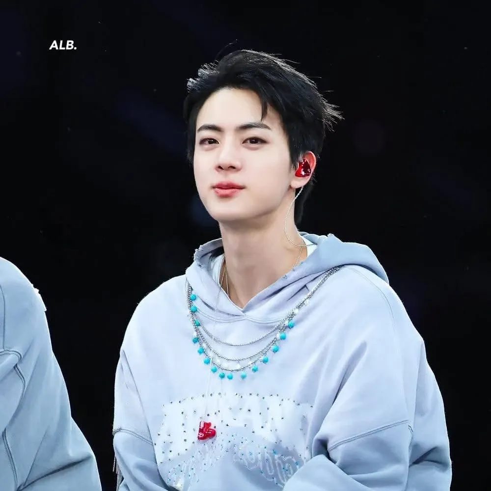 Behind-the-scenes cut of BTS