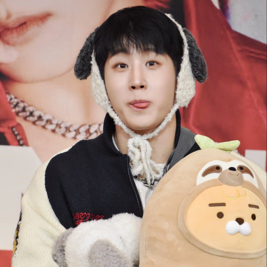 Behind-the-scenes cut of Jinjin (ASTRO)