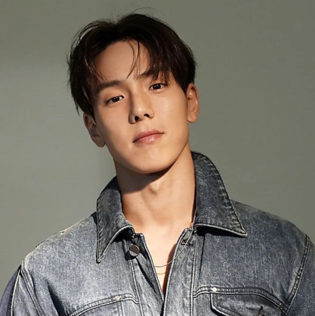 Recent activity shot of Shownu (MONSTA X)